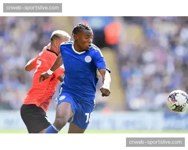 莱斯特城2-2南安普顿:客队凭借两次直接任意球破门客场取分 莱斯特城2-2南安普顿:客队凭借两次直接任意球破门客场取分