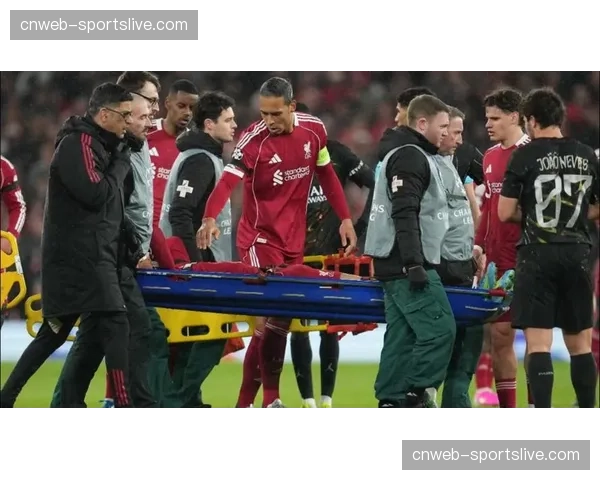 利物浦前锋埃基蒂克欧冠重伤离场，疑似跟腱断裂赛季报销